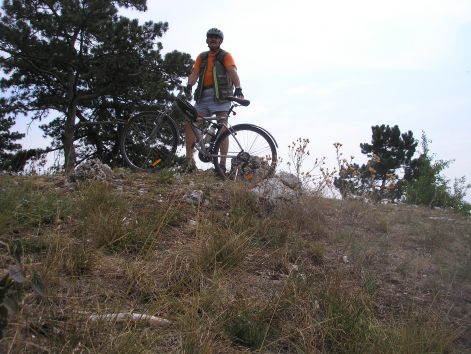 4.egy_domb_teton.jpg 4.egy_domb_teton.jpg