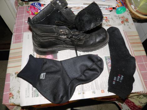 bakancs_vastag_zokni_es_peopren_zokni_telte.jpg bakancs_vastag_zokni_es_peopren_zokni_telte.jpg