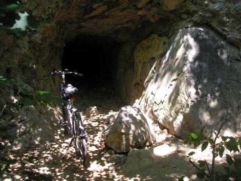 barlang_domorkapu_felett.jpg barlang_domorkapu_felett.jpg