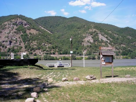 domos_rev.jpg domos_rev.jpg