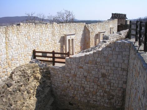 feltaras.jpg feltaras.jpg