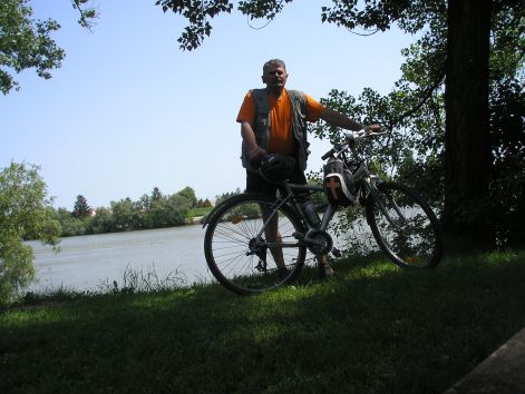 p5192000_leanyf.jpg p5192000_leanyf.jpg