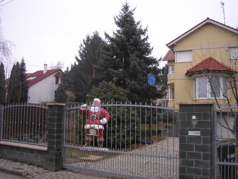 pa_telapo._valahol_budafokon_a_honfoglalas_uton.jpg pa_telapo._valahol_budafokon_a_honfoglalas_uton.jpg