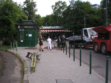 utban_volt_a_villany_oszlop.jpg utban_volt_a_villany_oszlop.jpg